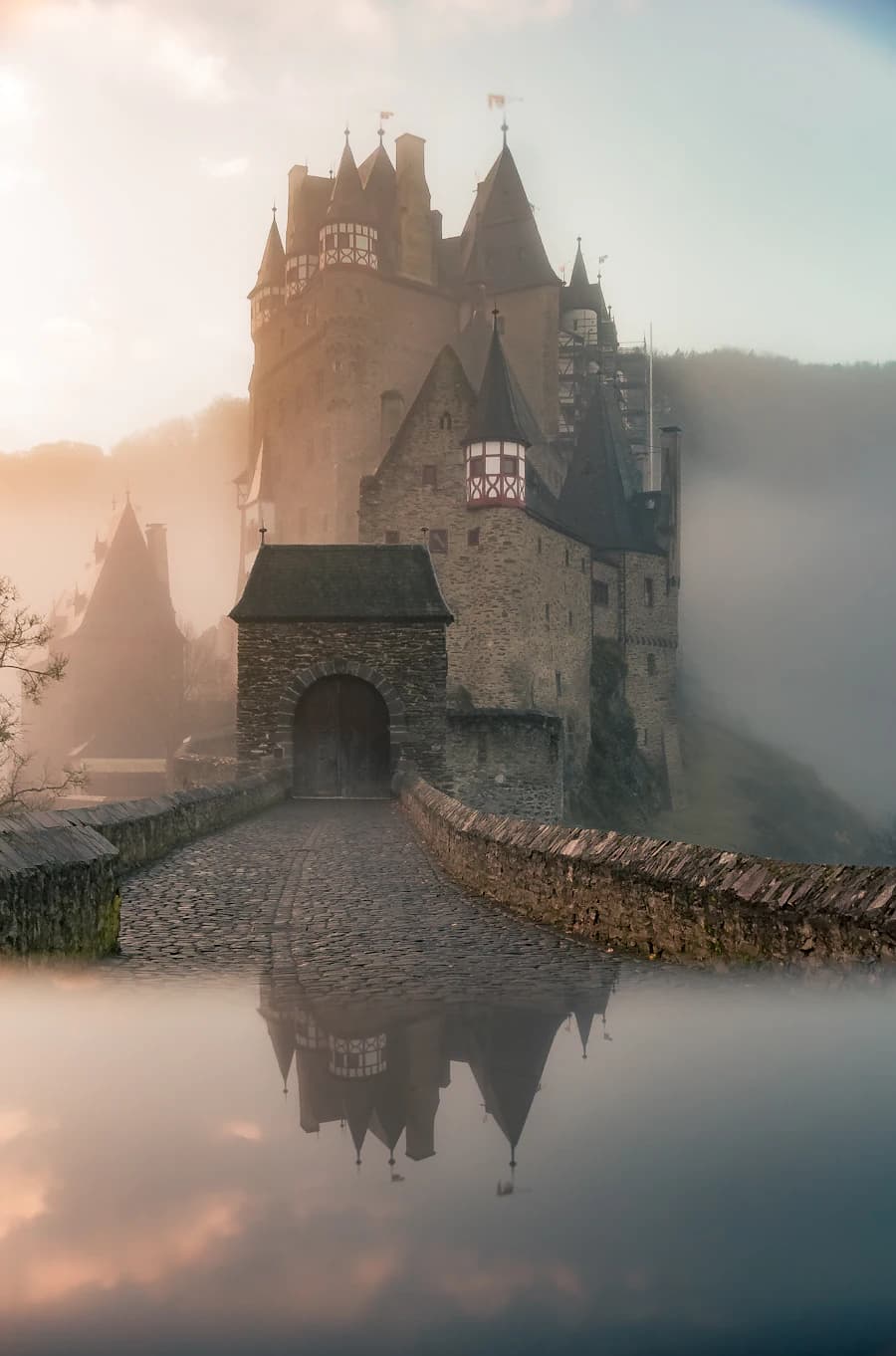 Golden hour falloff - an AI image prompt for gemini, ranked #4 by copies this week
